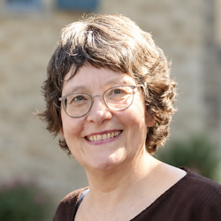 Devi_Krebs Sekretariat OGS Frau Krebs